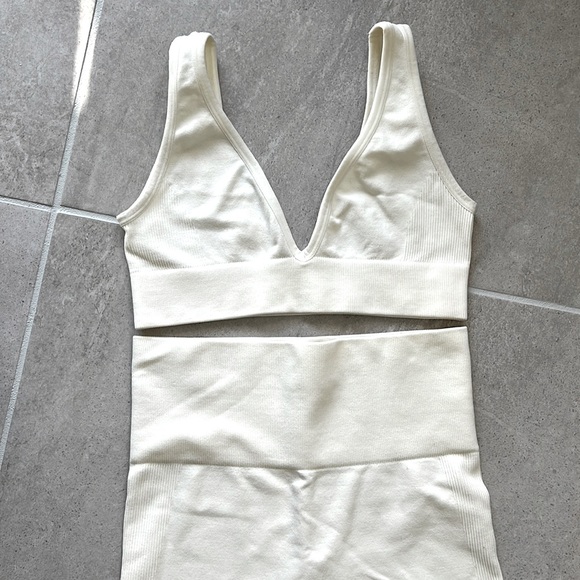 WeWoreWhat Seamless Activewear Set Size XS - Picture 6 of 9